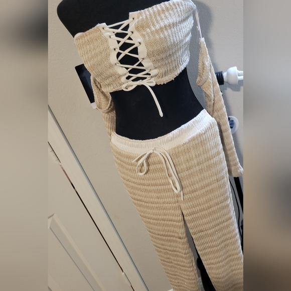 Two piece set - Picture 3 of 3